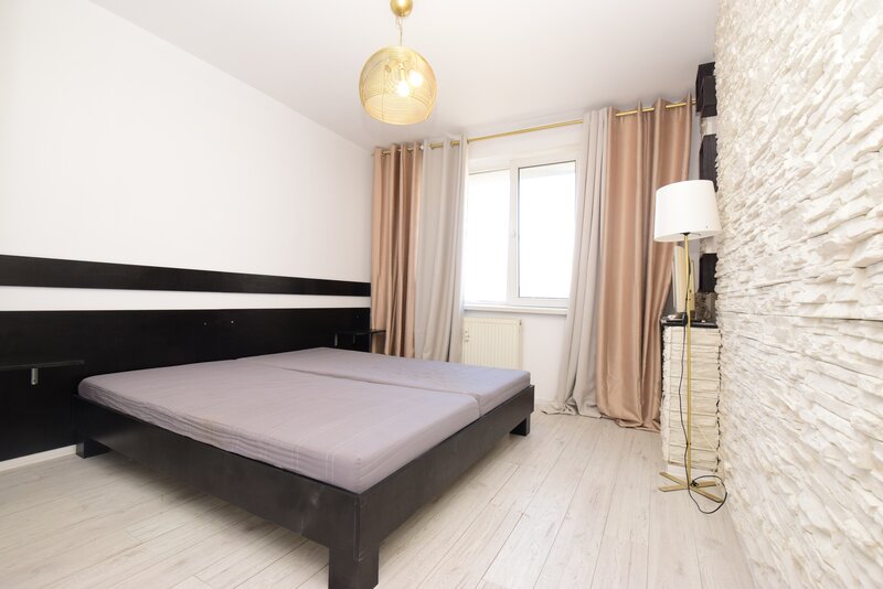 Parc IOR, metrou Grigorescu 2 camere decomandat, bloc 1986